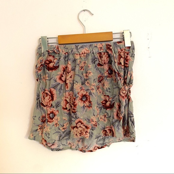 American Eagle Off the Shoulder Floral Shirt XS - Picture 6 of 7